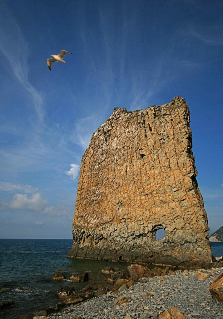 10 самых впечатляющих морских скал ( фото ) Er_QKnAIrpU